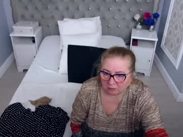 Voluptuousleona