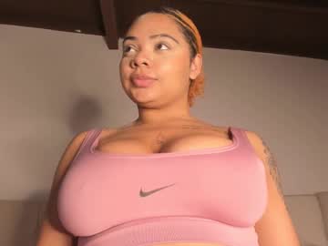 Eloisa_Cleavage_