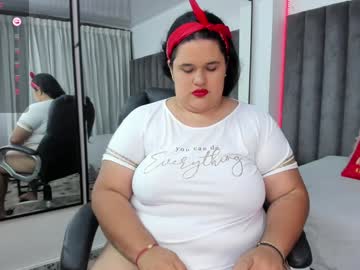 Natalia_Curvy1