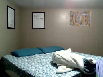 Sluttyv818 Chaturbate profile image