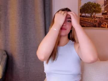 Mia_White11