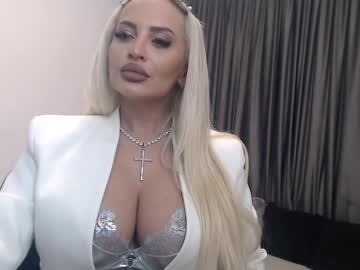 Lovelyblondyxxx