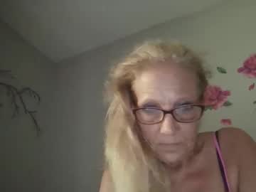 Kimhutson111 Chaturbate profile image
