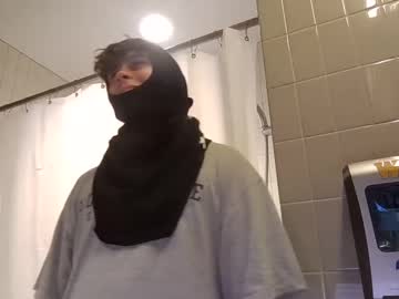Profile of roomfullofcum__