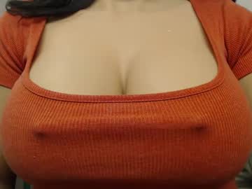 Profile of fuck_my_titss