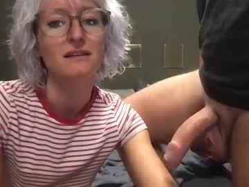 Profile of twohornyfoxes