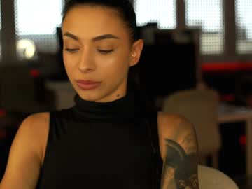 Profile of framefemme