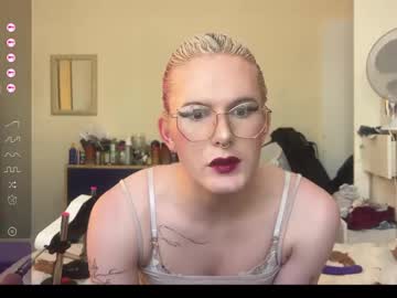 Profile of willowyrose