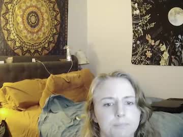 Profile of curvycutiehazel
