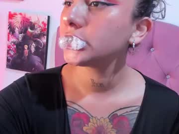 Mila_Nixon01
