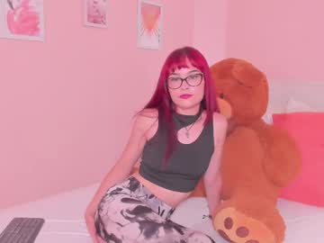 Mae_Lyra
