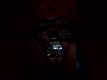 Maskedcouple2022