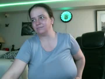 Fuzzeychicks38 Chaturbate profile image