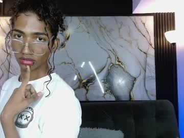 Triiangel_Latinboy