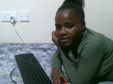 Kinky_Nymo