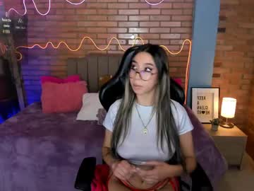 Alina_Honeyx