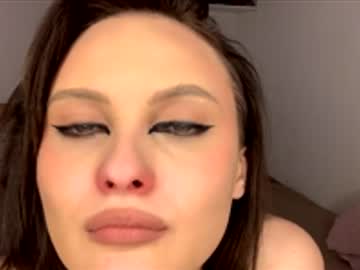 Tina_Kisses_You