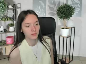 Eva_Leeee