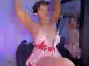 Chloe_Kisses2