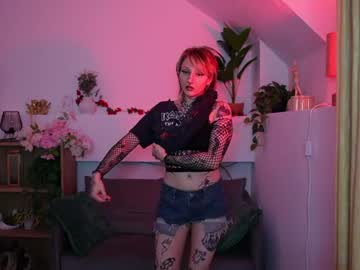 Tattooedblondee18