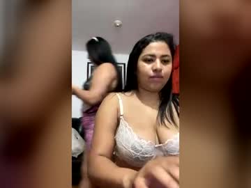 Mia_And_Scarlett