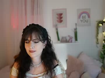 Daisy_Lowe_