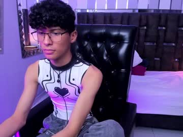Fem_Loui Chaturbate stream image from December 17, 2024