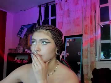 Giulietta_Mon Chaturbate stream image from December 17, 2024