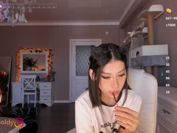 Jinny_Gold Chaturbate stream image from December 17, 2024