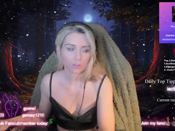 Kimilee22 Chaturbate stream image from December 17, 2024