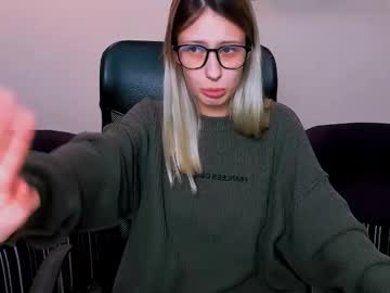 Kira_Lace Chaturbate stream image from December 17, 2024