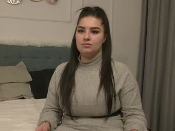 Adelynn_Reyes Chaturbate stream image from December 17, 2024