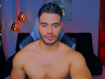 Andresfiit Chaturbate stream image from December 17, 2024