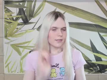 Auroralitta Chaturbate stream image from December 17, 2024