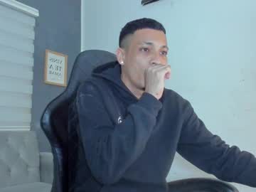 Dave_Skinnycum Chaturbate stream image from December 17, 2024