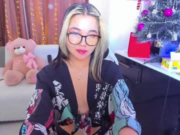 Dollyiaa Chaturbate stream image from December 17, 2024