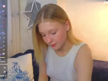 Ellie_Royce Chaturbate stream image from December 17, 2024