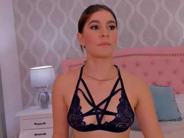 Emmaevans9 Chaturbate stream image from December 17, 2024