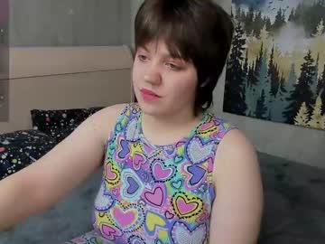 Evymoony Chaturbate stream image from December 17, 2024