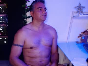 Golden_Punisher Chaturbate stream image from December 17, 2024