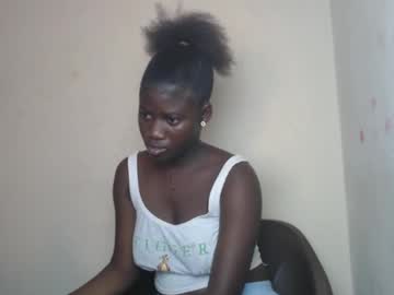 Honeyxcunt Chaturbate stream image from December 17, 2024