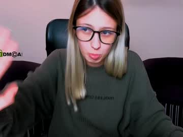 Isa_Luxury Chaturbate stream image from December 17, 2024
