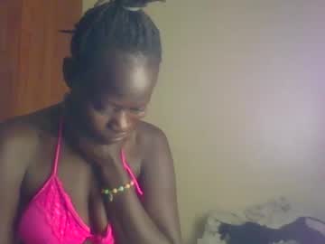 Itsqueen_Black Chaturbate stream image from December 17, 2024