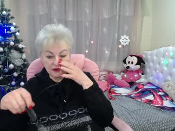 Kaylesmoll Chaturbate stream image from December 17, 2024