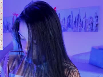 Kiki_Cams Chaturbate stream image from December 17, 2024