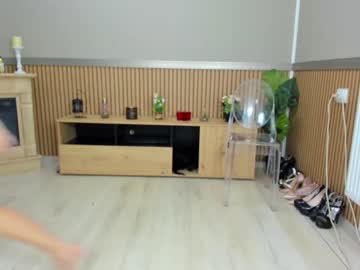 Kimi_Ivy Chaturbate stream image from December 17, 2024