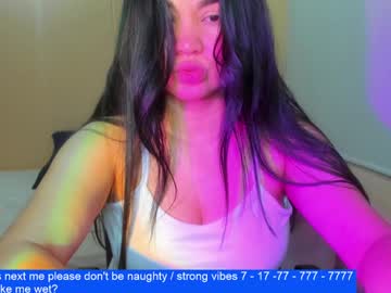 Laurengirls1 Chaturbate stream image from December 17, 2024