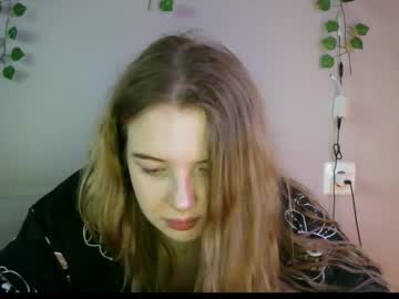 Lollylol11 Chaturbate stream image from December 17, 2024