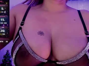 Lucciarobles Chaturbate stream image from December 17, 2024