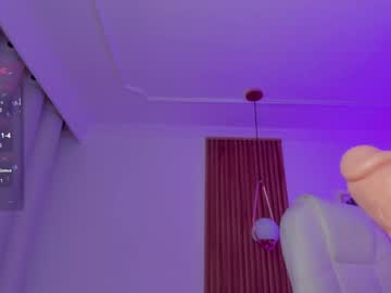 Mileyberry Chaturbate stream image from December 17, 2024